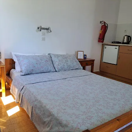 Rodon Vromolithos In Spilia Leros Panteli